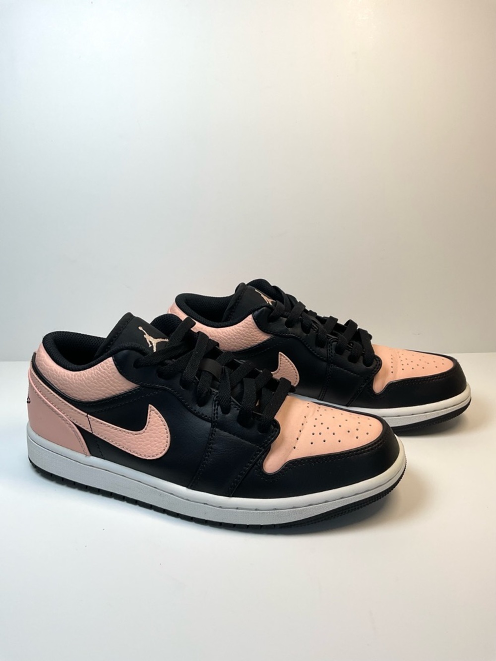 Nike Air Jordan 1 Low Black Pink Women 9.5 Men 8 Sneakers - Picture 3 of 9